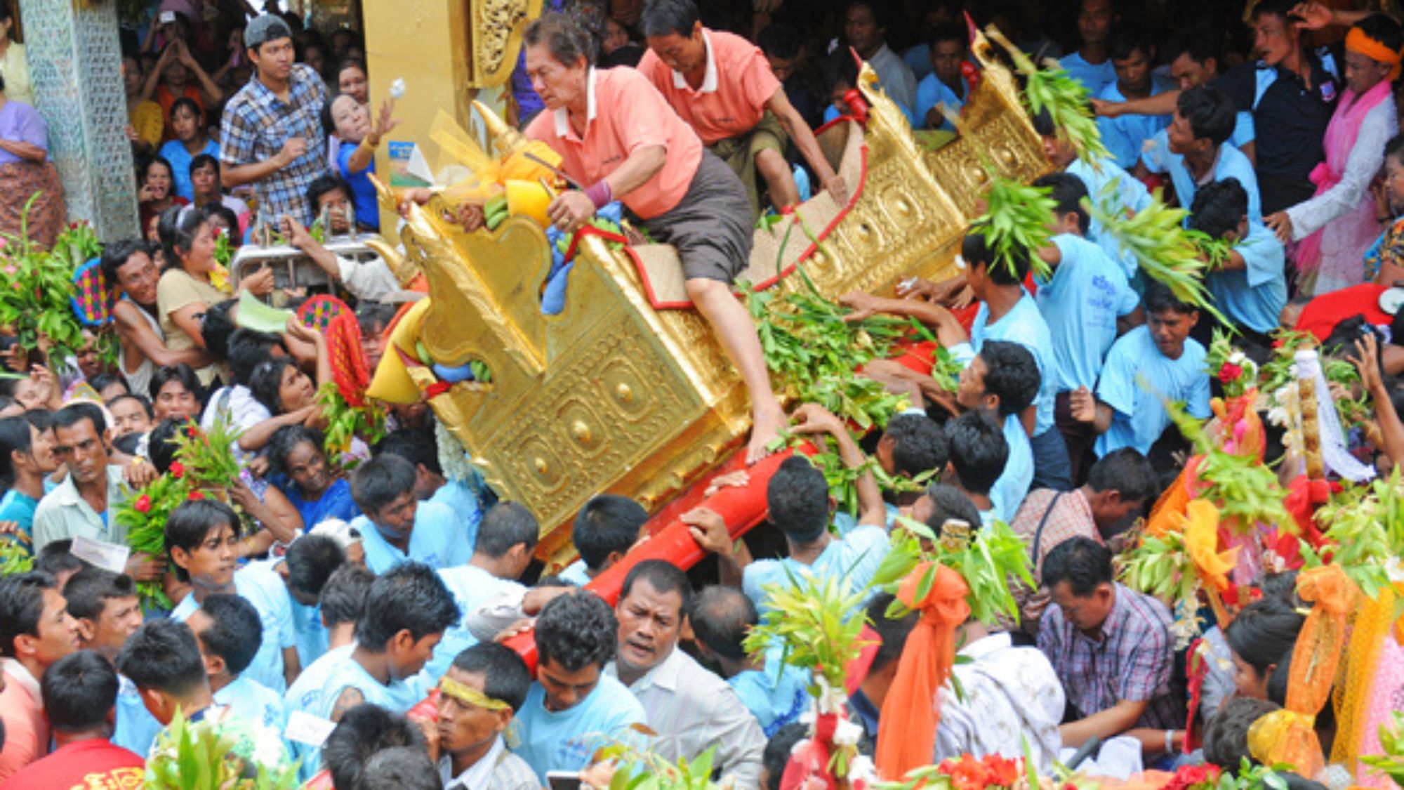 တောင်ပြုံးနတ်ပွဲ