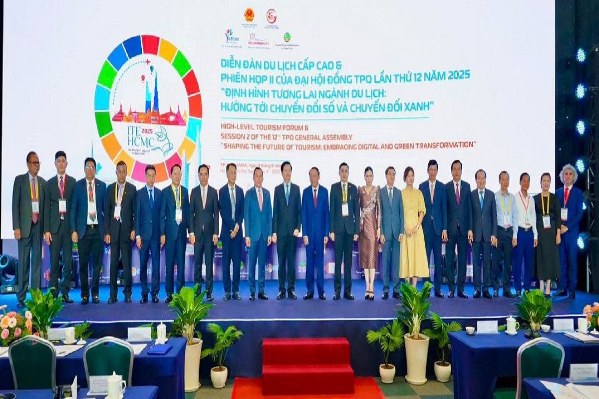 ၁၉)ကြိမ်မြောက် ဟိုချီမင်းအပြည်ပြည်ဆိုင်ရာခရီးသွားပြပွဲသို့  ဒုတိယဝန်ကြီး ဦးဖြိုးဇော်စိုး ဦးဆောင်သည့် ကိုယ်စားလှယ်အဖွဲ့ တက်ရောက်